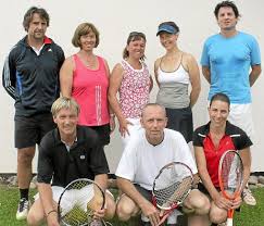 Die Erstplatzierten der TC Einzelmeisterschaften (hinten): Uwe Baumeister, Inge Eichkorn, Janine Lorang, Steffi Ammann und Bernd Andre, sowie (vorne von ...