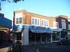 estate agent. - via Daymix