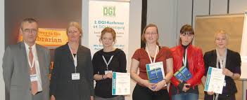 ... Angelika Lex (Elsevier), YIP-Programm-Koordinatorin Kathrin Knautz und die Preisträgerinnen Anja Lorenz, Lena Sablowski und Julia Herget.