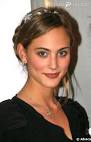 http://static1.purepeople.com/articles/9/22/42/9/%40/154324-nora-arnezeder-637x0-3.jpg