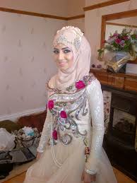 Bridal hijab on Pinterest | Caftans, Hijabs and Kebaya