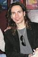 http://upload.wikimedia.org/wikipedia/commons/thumb/4/44/SteveVai_2.jpg/220px-SteveVai_2.jpg