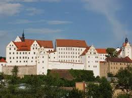 Schloss Colditz (Copyright Cornelia Kasten). In England ist es berühmt-berüchtigt, in Deutschland kennt es kaum einer: Schloss Colditz in der Nähe von ...