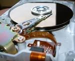 File:Innansicht Festplatte 512 MB von Quantum.jpg - Wikipedia, the ...