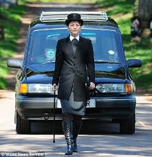 Meet Louise Ryan, who at 20 years of age is Britain\u0026#39;s youngest female funeral director. Miss Ryan, who is already leading funeral processions, ... - louise_ryan1