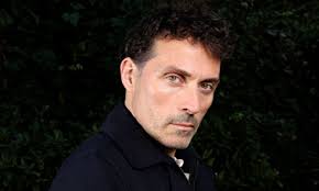 Photograph: Richard Saker. Rufus Sewell does not want to be typecast – on stage or off. He has played romantic heroes (Will Ladislaw in the BBC&#39;s ... - Rufus-Sewell-010