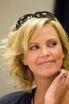 � � � Charlize Theron