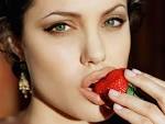 Angelina Jolie - images?q=tbn:ANd9GcTcheC_3D2RT_b_Zh2WQ5GtX3ZebP_KVTqoklOZKUymTLX9N2L4NFcA6YI