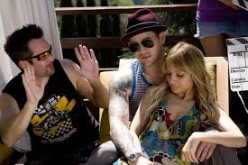 And boom, here\u0026#39;s a pic of Nicol Ritchie being spooned by beau Joel Madden. Official reality show/tabloid magazine shit. We here at Funny Or Die are actually ... - s640x480