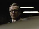 Gary Oldman plays George Smiley in Tinker Tailor Soldier Spy - Gary_Oldman_as_George_Smiley_picture_2_Tinker_Tailor_Soldier_Spy_remake_movie_Le_Carre_Alfredson