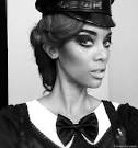 Tyra Banks dla West East magazine - Na swoim Twitterze modelka ... - tyra-banks-pictures-for-east-west-magazine-1112-4-48