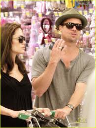 angelina jolie toys r us 15