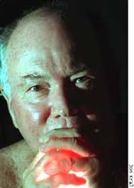 Gustavo Villoldo y sus manos manchadas de la sangre del Che. Foto: Jon Kral. El caso Villoldo, en el que una jueza de Miami ordenó pagar 2.800 millones de ... - gustavo