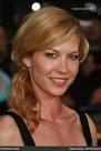 Jenna Elfman Picture 1
