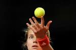 La domenica sportiva. La tennista svizzera Stefanie Voegele serve contro ... - 138188927_10