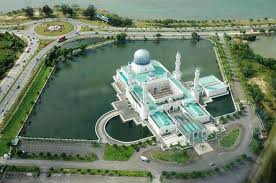 مسجد في ماليزيا فوق الماء Images?q=tbn:ANd9GcTkVNFqZiq-IspXwNEnMYMSDwarKxEXhSkPLesspY_2wnsRTrNs