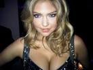 KATE UPTON plays guess the chest | Sports Crackle Pop