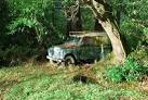 Hen Land Rover ar Lan Afon - via Daymix