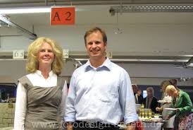 Karin und Erich Herrmann in ihrer neuen Fabrik Karin Nettinger-Herrmann und Erich Herrmann in ihrer neuen Fabrik