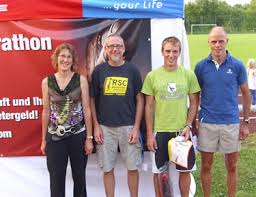 Sieger auf der Halbmarathonstrecke Birgit Schelter (SC Sparkasse Hochfranken), Florian Genser und Thomas Reichenberger ( beide WSV Oberwarmensteinach) - hmsieger2012