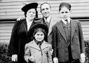 http://parentseyes.arizona.edu/bloom/wernick/jpgs/1940fam.jpg