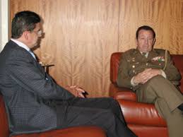 Sr. D. Alfredo Crespo de las Casas, Coronel Jefe del Estado Mayor de la Jefatura de Tropas de Canarias, al Rector de la Universidad, D. Manuel Lobo Cabrera. - visita_presentacion_capitan_general_Rafael_Davila1