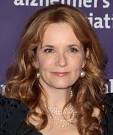 http://hairstyles.thehairstyler.com/hairstyle_views/front_view_images/3587/original/Lea-Thompson.jpg