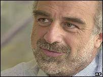 Luis Moreno Ocampo. Moreno Ocampo put Argentina&#39;s former military rulers on trial - _39122531_ocampo_ap_203body