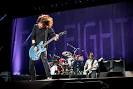 Foo Fighters help reveal new iTunes and iPods at iPhone 5 launch