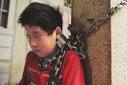 12岁被拐少年被买家铁链锁在石柱