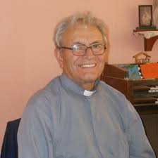 padre Vittorio Ferrari - p.%2520Vittorio%2520parroco%2520felice%2520(Copiar)%2520(Copia)