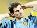 Casillas - bâng khuâng đứng giữa hai dòng nước. - Tran_Kinh_Dien_Hoa_Nha_Va_Noi_Kho_Tam_Cua_Casillas_0