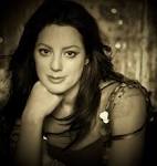 http://i75.photobucket.com/albums/i303/CLMCII/Sarah%2520McLachlan%2520Photos%2520and%2520Album%2520Covers/SarahMcLachlan7.jpg
