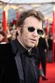 http://upload.wikimedia.org/wikipedia/commons/thumb/7/72/Thomas_Jane_at_the_2010_SAG_Awards.jpg/220px-Thomas_Jane_at_the_2010_SAG_Awards.jpg