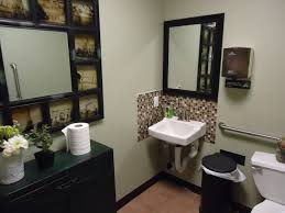 File:Edison NJ The Coffee House beautiful bathroom decor.JPG ...