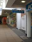 Cut-throat retailing in Torquay. Stores in Union Square. - via Daymix