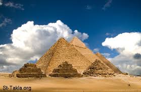 [b]الاصول والعالم القديم Www-St-Takla-org___Pyramids-of-Giza-Egypt-01