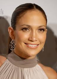 http://t1.gstatic.com/images?q=tbn:J_uJnp3BzlT88M:http://evilbeetgossip.film.com/wp-content/uploads/2007/09/jlo_ma3.jpg&t=1