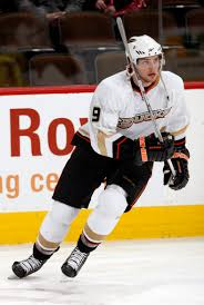 winger Bobby Ryan warms up
