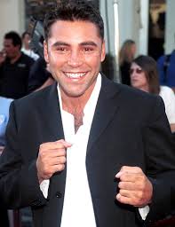 Oscar De La Hoya llega este