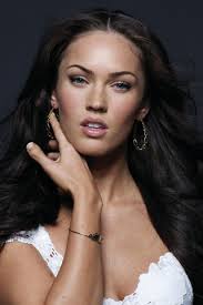 Megan Fox Has a Toe Thumb