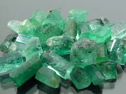 ��� 6 ����� �� ������.... Emerald1.jpg