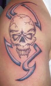 skull and crossbones tattoo