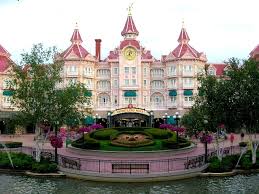 ملاهي ديزني بباريس Disneyland_Hotel___Park_Entrance