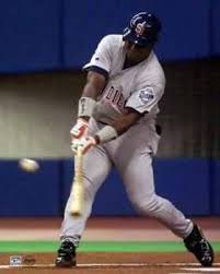 Tony Gwynn reaches