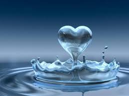 دراسة طبية تؤكد أن قلة الماء في الجسم تؤدي لنشوء 6 بالمئة من الأمراض Heartwaterdrop7e02