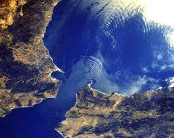 http://t1.gstatic.com/images?q=tbn:dlTV-3sLm5VCMM:http://www.futura-sciences.com/comprendre/d/images/549/atlantide_08.jpg