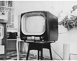 http://t1.gstatic.com/images?q=tbn:g2_9-u2DgmoQfM:http://tonemarrowreviews.files.wordpress.com/2009/06/first-tv-set.jpg
