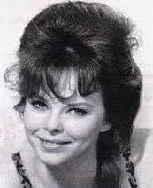 Anne Helm