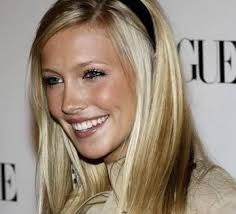 Katie Cassidy Photo - The